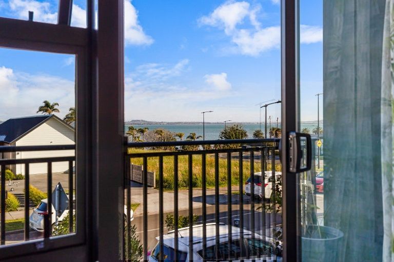 Photo of property in 37 Treloar Crescent, Hobsonville, Auckland, 0616