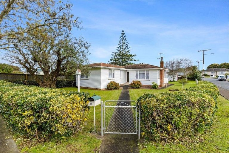 Photo of property in 11 Matapouri Road, Mangere Bridge, Auckland, 2022