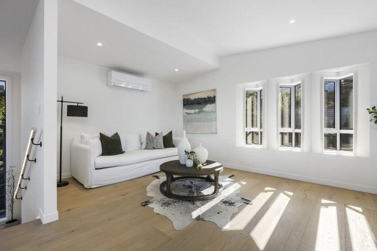 Photo of property in 61a Churchill Road, Murrays Bay, Auckland, 0630