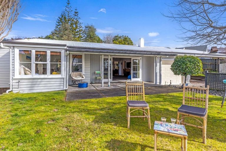Photo of property in 2 Alberta Street, Acacia Bay, Taupo, 3330