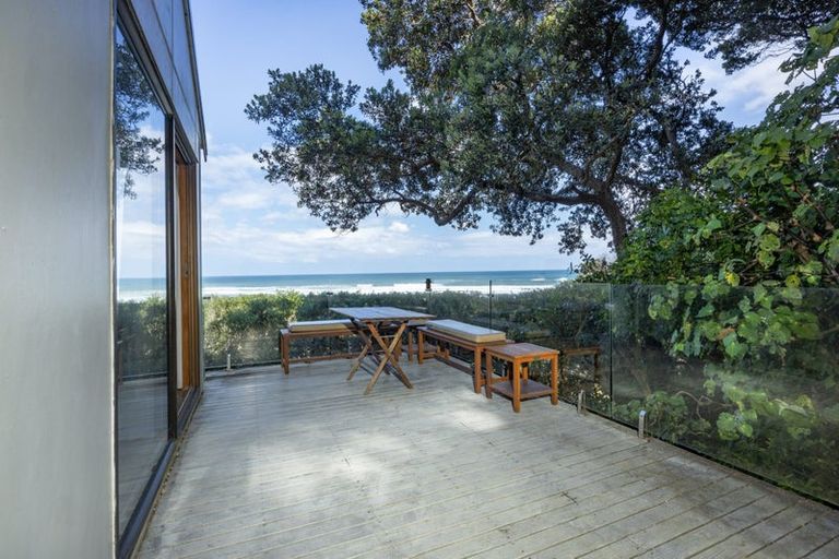 Photo of property in 107 North Piha Road, Piha, 0772