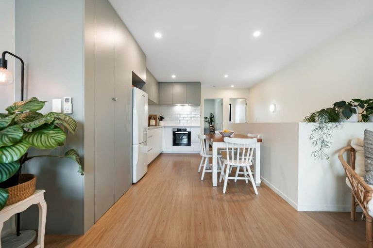 Photo of property in 20 Otaimako Place, Mangere, Auckland, 2022