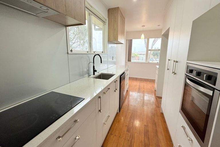 Photo of property in 140 Ti Rakau Drive, Pakuranga, Auckland, 2010