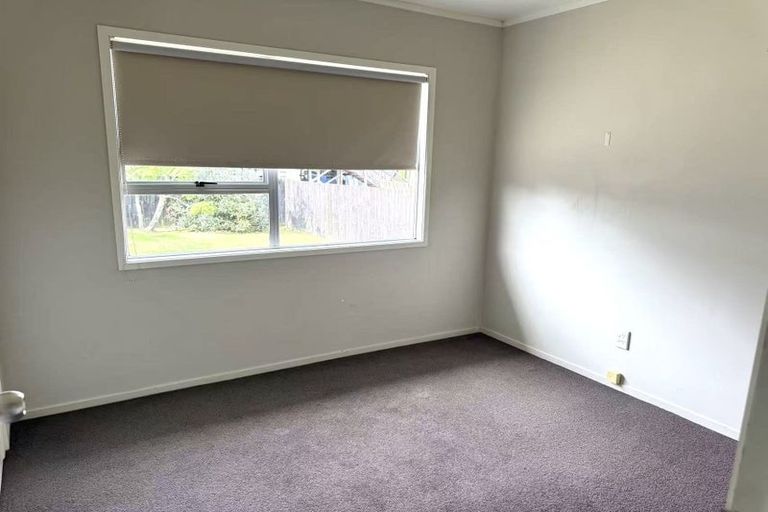 Photo of property in 44 Beach Road, Te Atatu Peninsula, Auckland, 0610