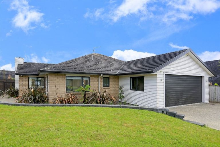 Photo of property in 5 Mcwhirters Farm Lane, Massey, Auckland, 0614