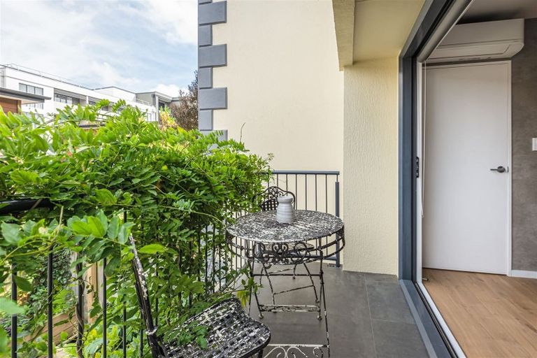 Photo of property in 2/211 Worcester Street, Christchurch Central, Christchurch, 8011