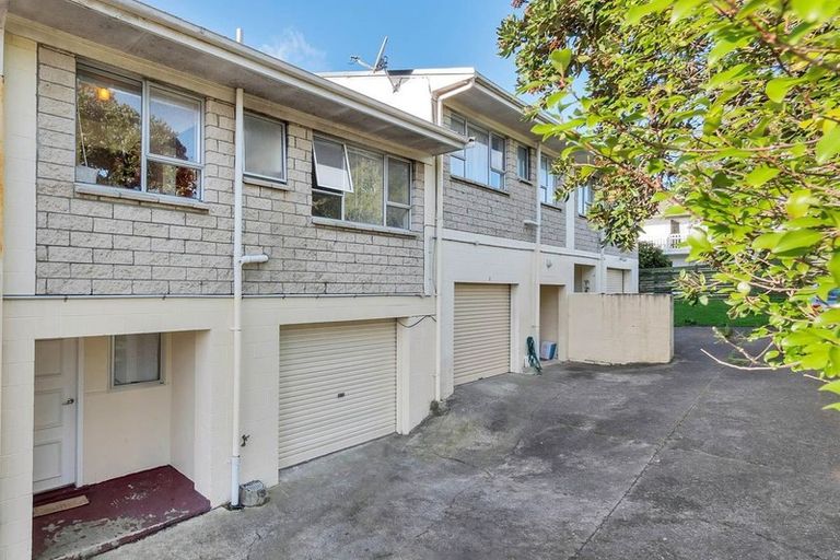 Photo of property in 2/19 Copley Street, New Lynn, Auckland, 0600