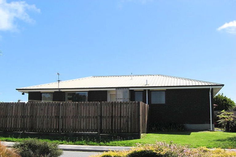 Photo of property in 4 Holland Drive, Kaiapoi, 7630
