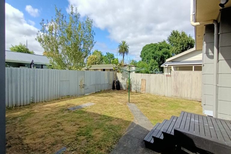 Photo of property in 2/17 Onslow Road, Papakura, 2110