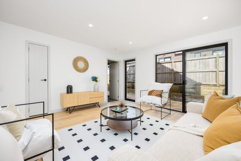 Photo of property in 60 Matangi View Drive, Orewa, 0931