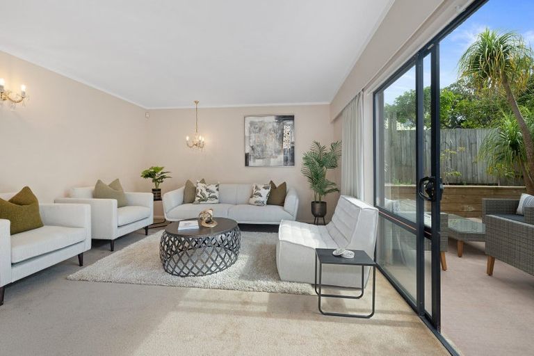 Photo of property in 6 Odin Place, Beach Haven, Auckland, 0626