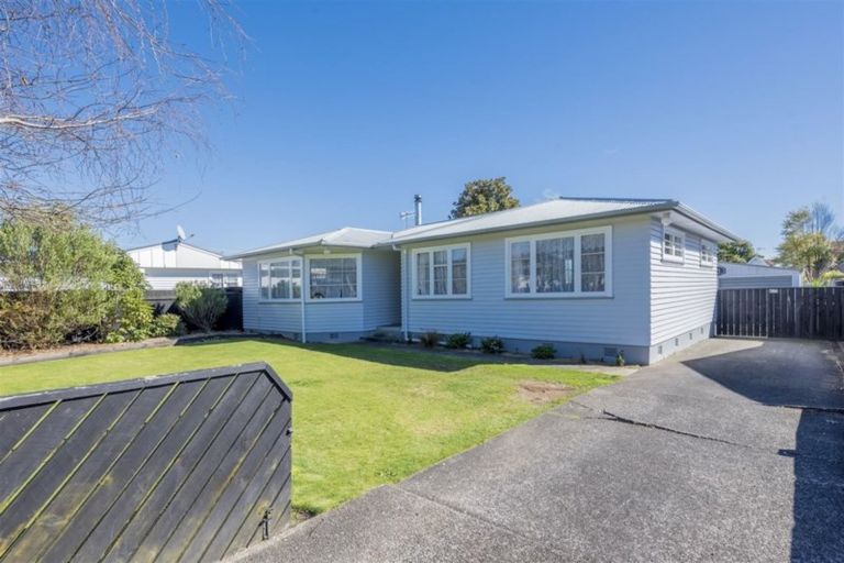 Photo of property in 5 Green Avenue, Levin, 5510