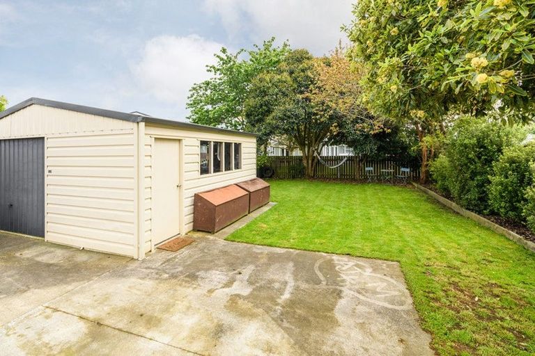 Photo of property in 25 Edgeware Road, Palmerston North, 4410