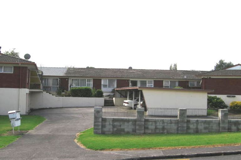 Photo of property in 2/1 Ribblesdale Road, Henderson, Auckland, 0612