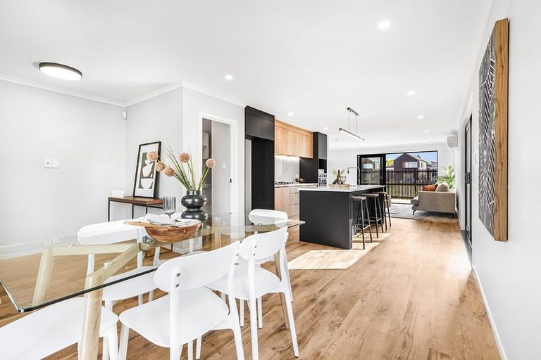 Photo of property in 20 Heketara Way, Massey, Auckland, 0614