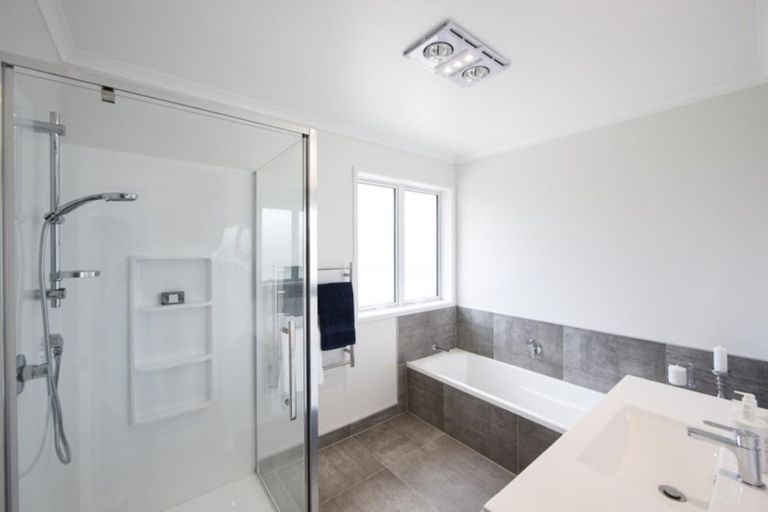 Photo of property in 15 Pitoitoi Drive, Riverhead, 0820