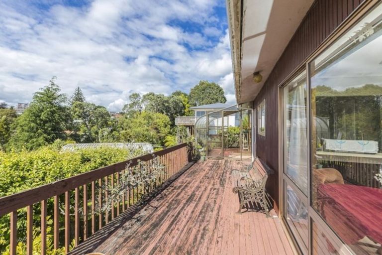 Photo of property in 11 Ross Avenue, Glenfield, Auckland, 0629