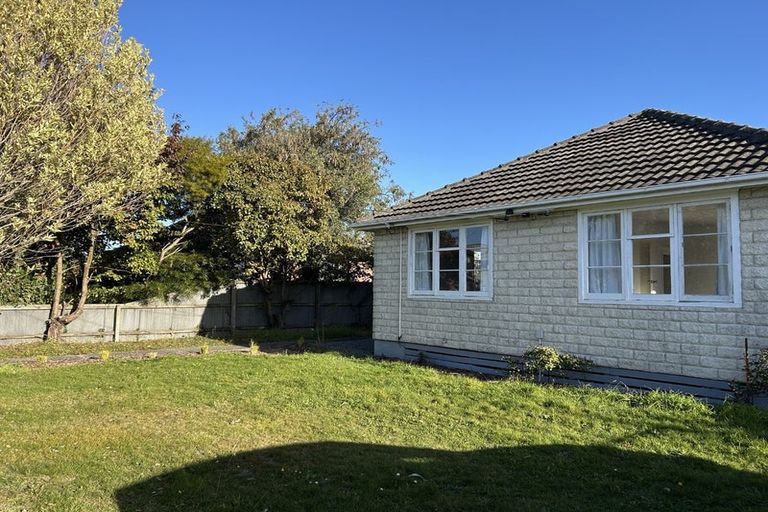 Photo of property in 21 Bateman Avenue, Bryndwr, Christchurch, 8053