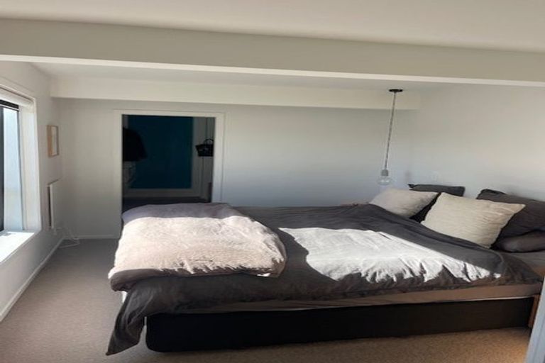 Photo of property in 31 Cavendish Square, Strathmore Park, Wellington, 6022