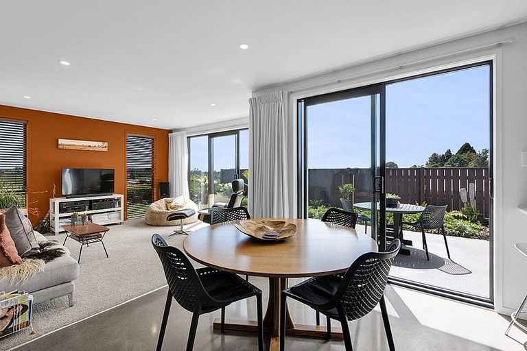 Photo of property in 12 Greenpath Lane, Hurworth, New Plymouth, 4310