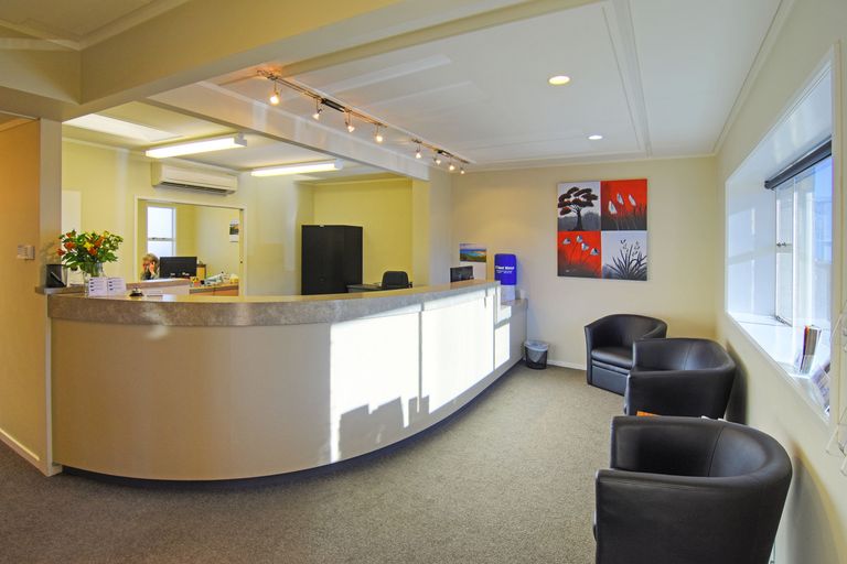 Photo of property in 10 Park Street, Thorndon, Wellington, 6011