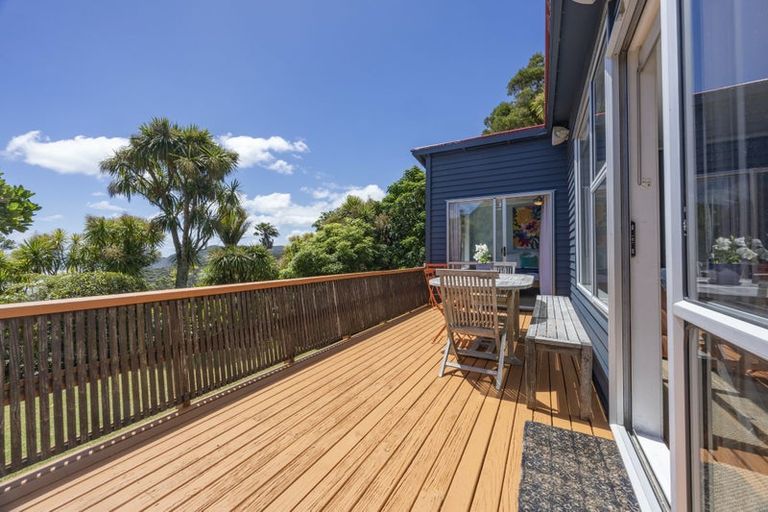 Photo of property in 30 Piha Road, Piha, New Lynn, 0772