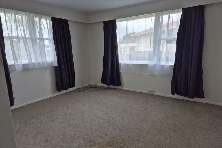 Photo of property in 40 Forest Hill Road, Henderson, Auckland, 0612