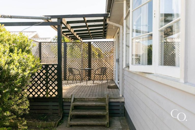 Photo of property in 1005a Hood Street, Mayfair, Hastings, 4122