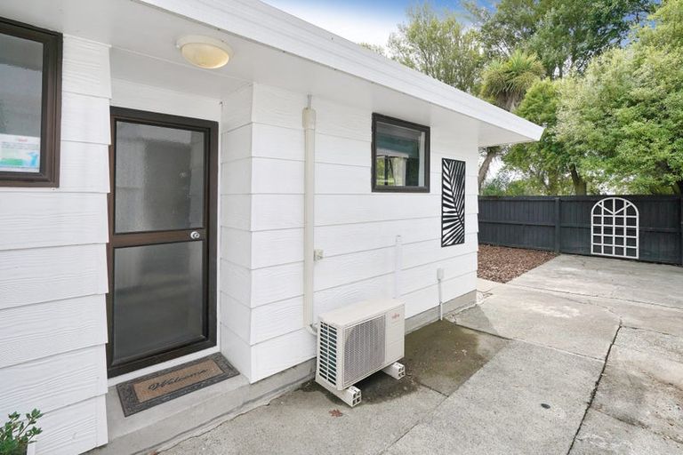 Photo of property in 33 Seymour Street, Hornby, Christchurch, 8042