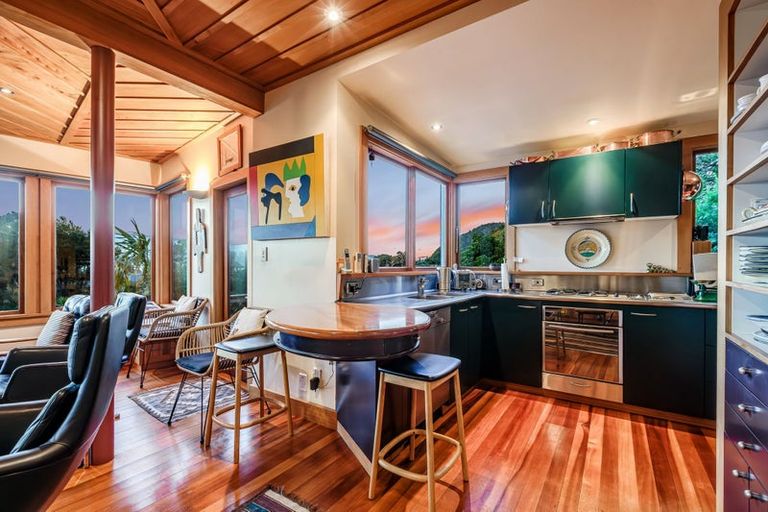 Photo of property in 355 Muritai Road, Eastbourne, Lower Hutt, 5013
