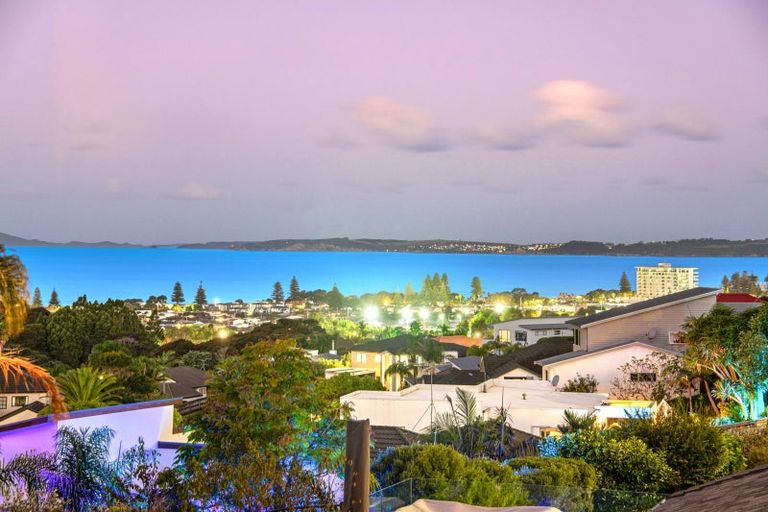 Photo of property in 99 Waldorf Crescent, Orewa, 0931