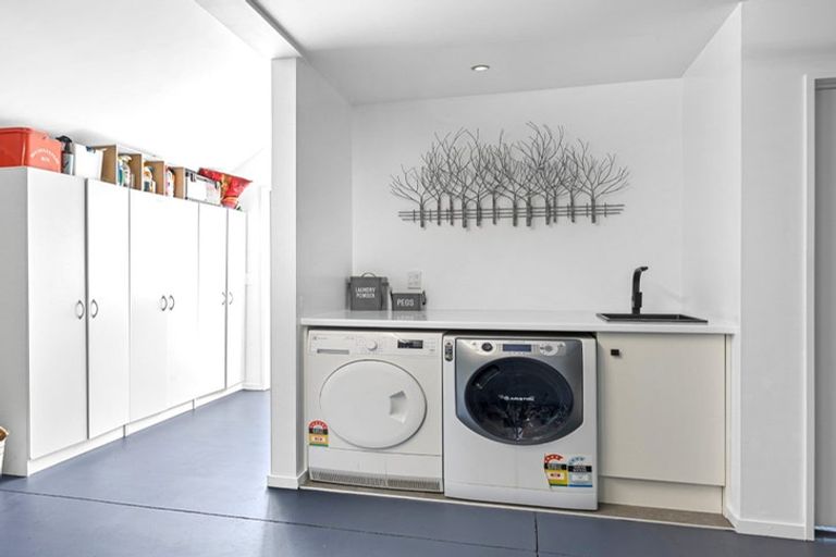 Photo of property in 21 Bartlett Street, Riccarton, Christchurch, 8011