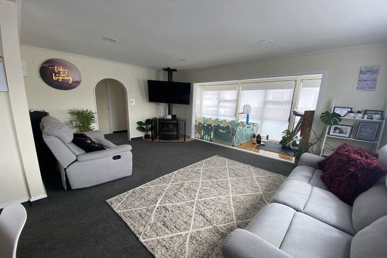 Photo of property in 5 Kairanga Crescent, Wainuiomata, Lower Hutt, 5014