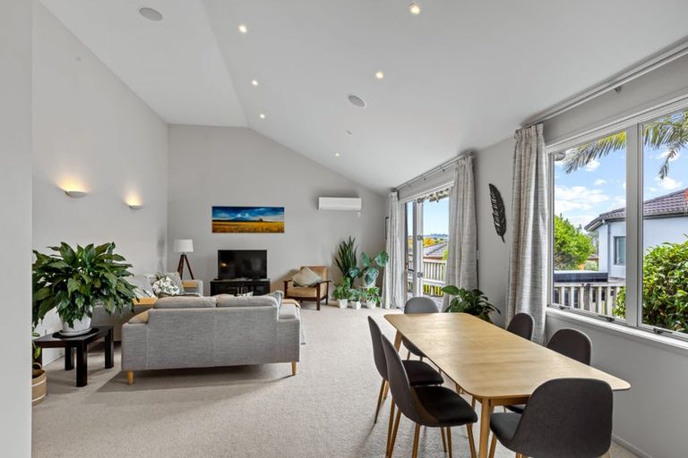 Photo of property in 12 Jelas Road, Red Beach, 0932
