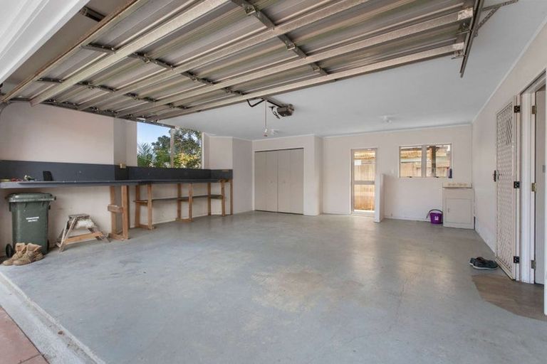 Photo of property in 5 Edgewater Grove, Whakatane, 3120