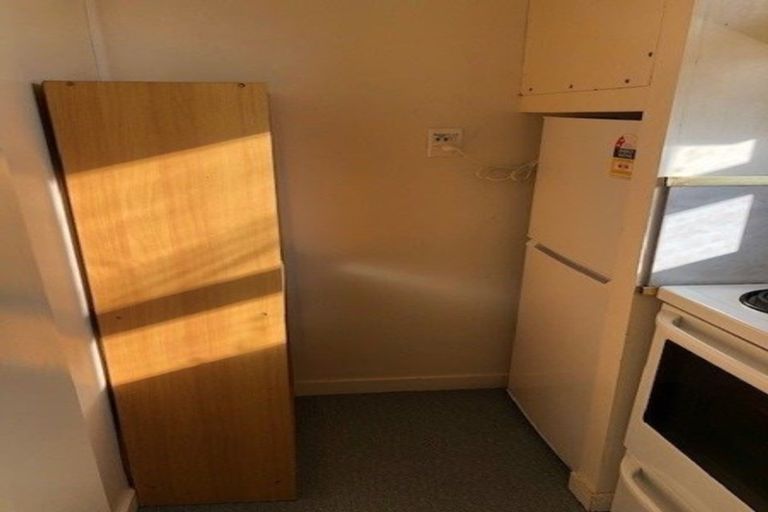 Photo of property in 82 Rolleston Street, Mount Cook, Wellington, 6021