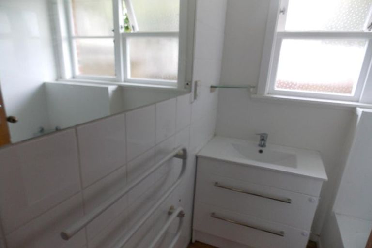 Photo of property in 1 Field Street, Silverstream, Upper Hutt, 5019