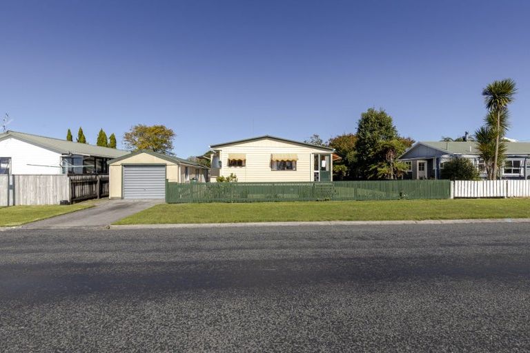 Photo of property in 25 Humphries Street, Inglewood, 4330