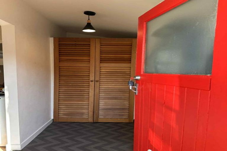 Photo of property in 6 Pitarua Street, Thorndon, Wellington, 6011