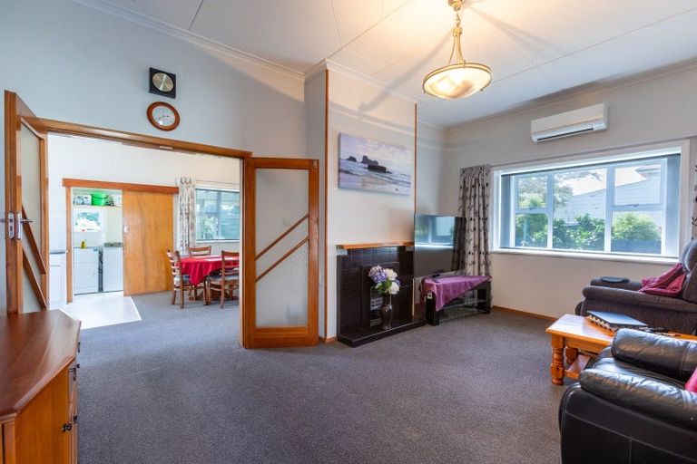 Photo of property in 37 Fox Street, Woodville, 4920