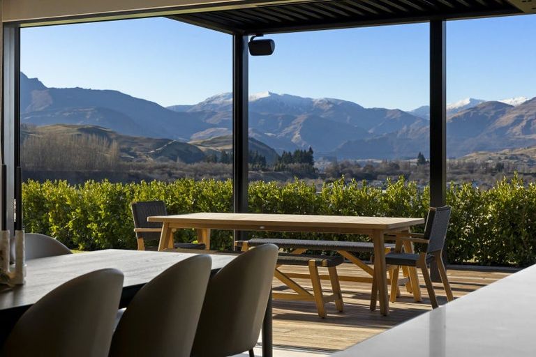 Photo of property in Kawarau Heights, 15 Kawarau Heights Boulevard, Lake Hayes, Queenstown, 9304