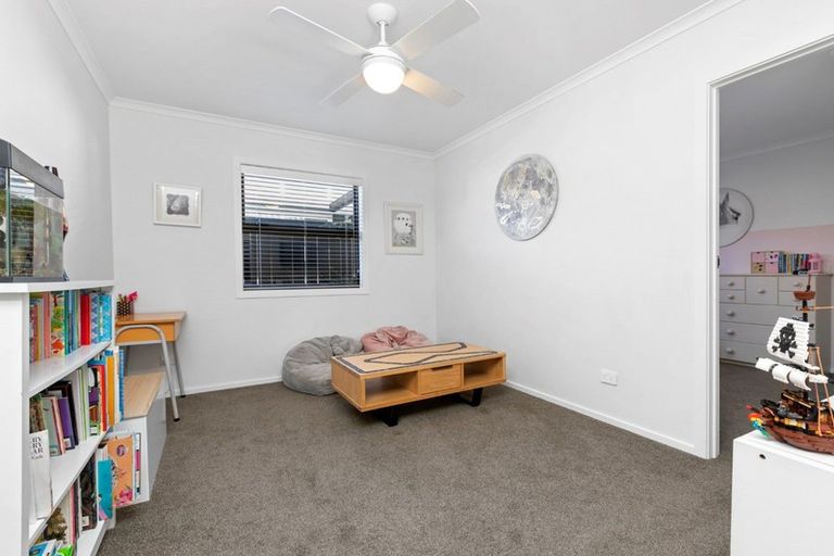 Photo of property in 15 Pimelea Street, Papamoa Beach, Papamoa, 3118