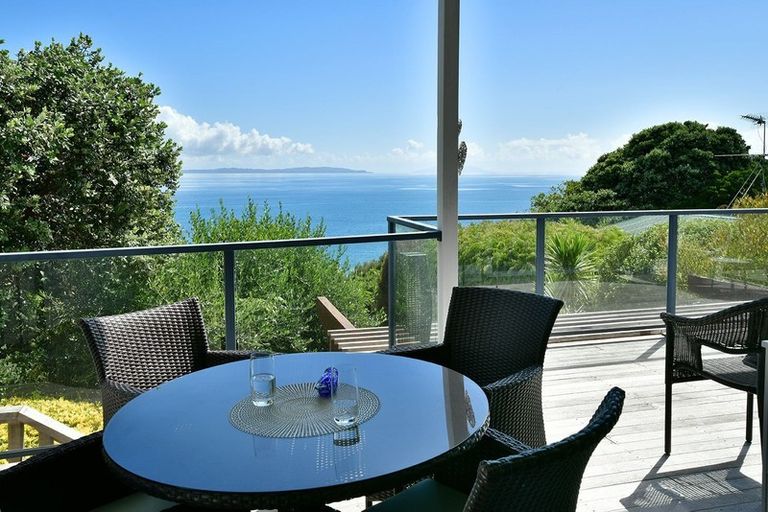 Photo of property in 104 Pacific Parade, Army Bay, Whangaparaoa, 0930