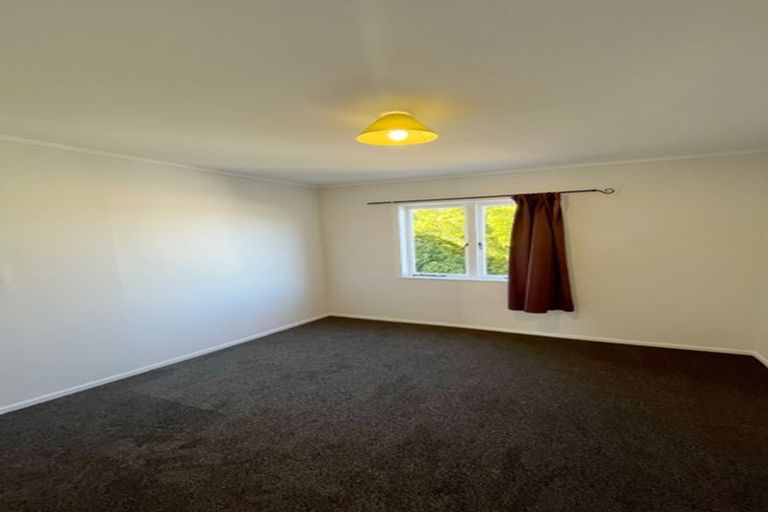 Photo of property in 242 Sturges Road, Henderson, Auckland, 0612