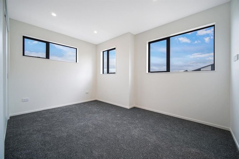 Photo of property in 42 Holcroft Street, Papakura, 2110