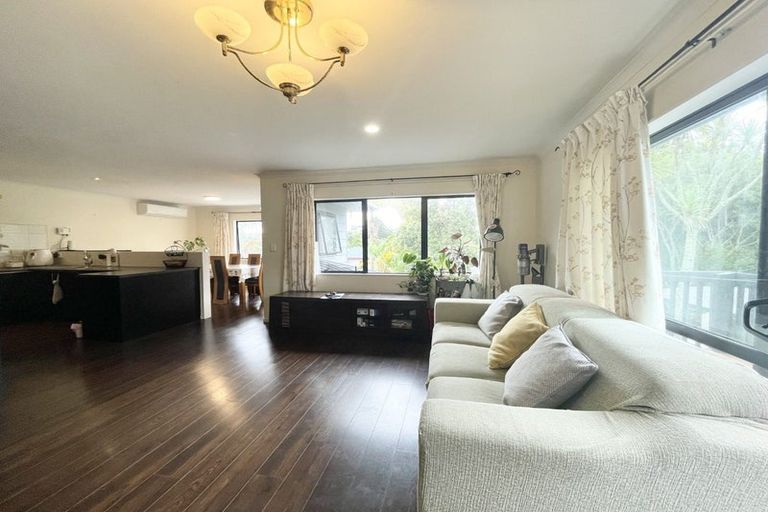Photo of property in 17 Blethyn Place, Te Atatu South, Auckland, 0610