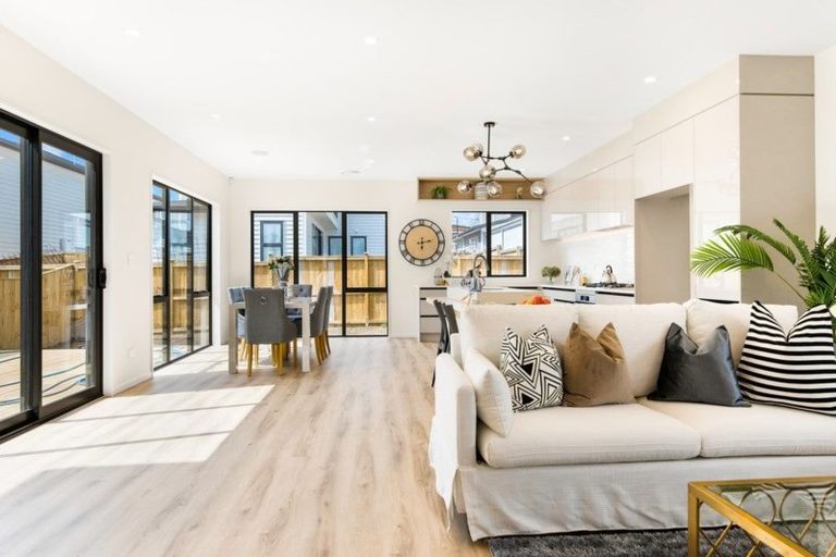 Photo of property in 15 Kearns Drive, Hobsonville, Auckland, 0616