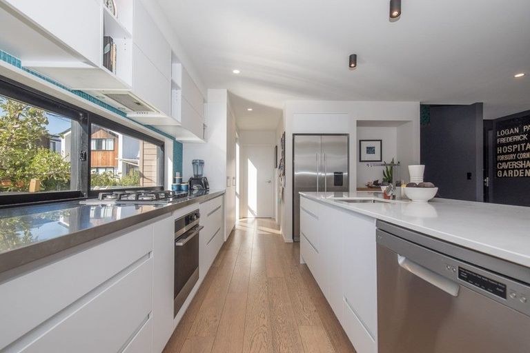 Photo of property in 4 Kapuka Lane, Wanaka, 9305