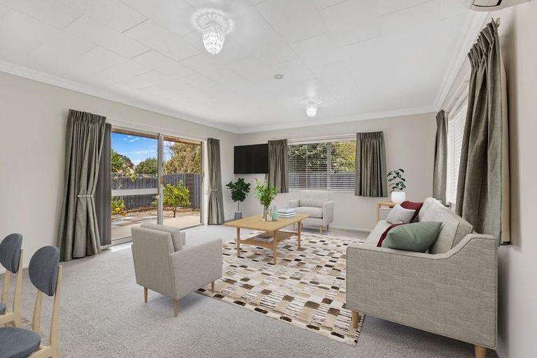 Photo of property in 2/10 Nursery Place, Westown, New Plymouth, 4310