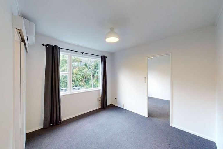 Photo of property in 24f2 Crieff Street, Northland, Wellington, 6012